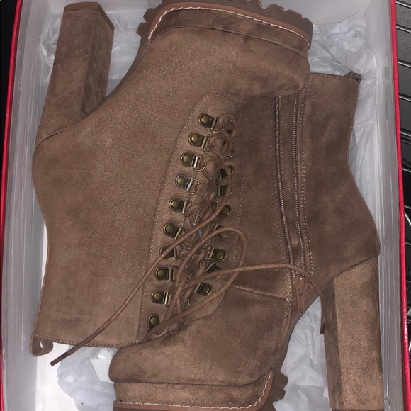 Brand New Glaze heeled boots 👢 - Picture 3 of 4
